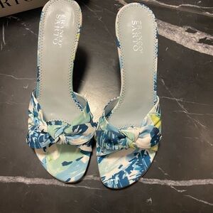 Franco sarto vintage Women's Blue Floral Heeled Sandals